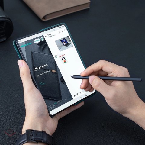 Skórzane etui z klapką i osłoną aparatu do Samsung Galaxy Z Fold 5 Nillkin Qin Leather Pro - brązowy