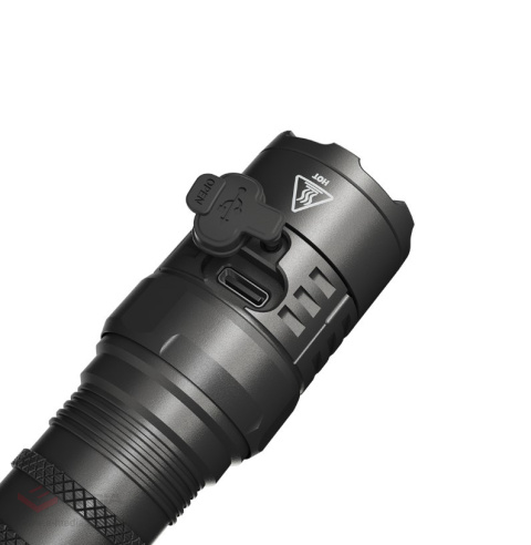 Latarka Nitecore P23i