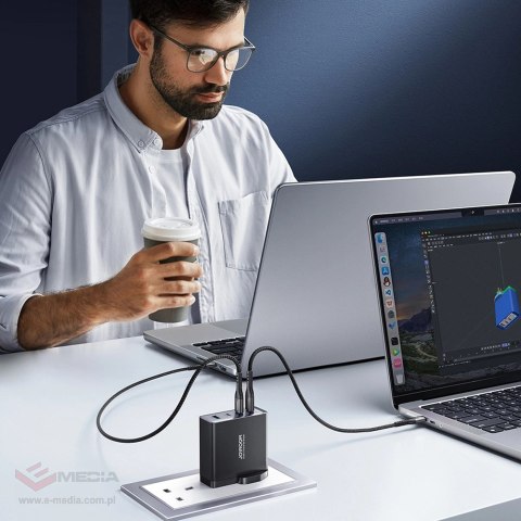 Szybka ładowarka sieciowa GaN 140W 3 x USB-C / USB-A Joyroom JR-TCG05EU - czarna + kabel USB-C - USB-C 240W 1.2m